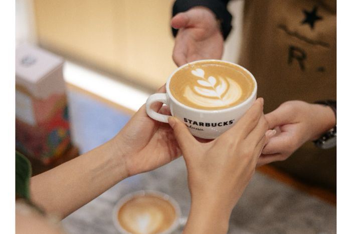 Starbucks Latte Art bersama MilkLife 