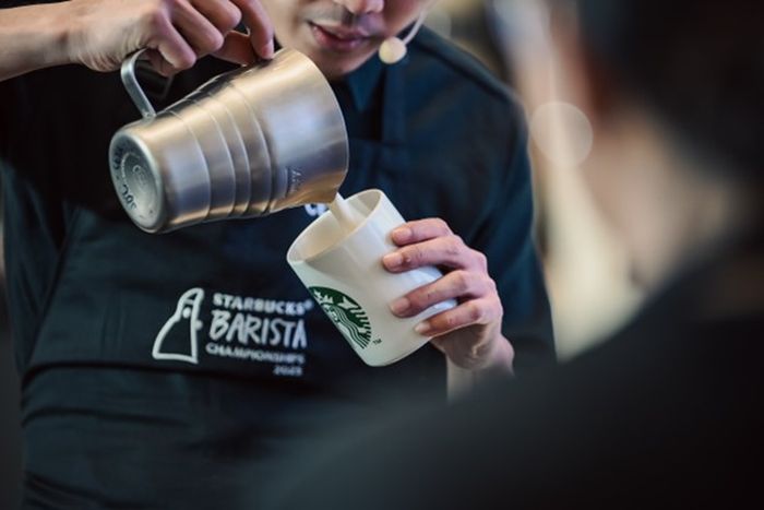 Kesempurnaan tekstur creamy&nbsp; susu MilkLife Lactose-Free dalam Latte 