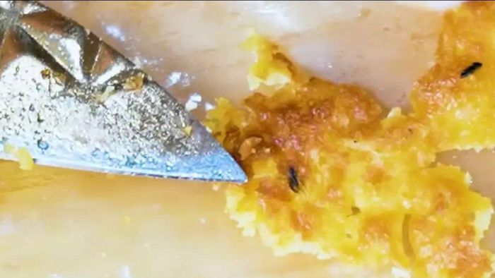 Tasyi Athasyia review bika ambon Ci Mehong