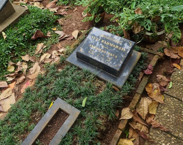 Makam artis Julia Perez di TPU Pondok Ranghon, Jakarta Timur, Sabtu (15/3/2025). 