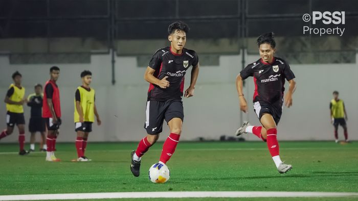 Pemain timnas U-17 Indonesia saat latihan di Dubai, Uni Emirat Arab pada 26 Maret 2025, Mochammad Fierza Firjatullah.