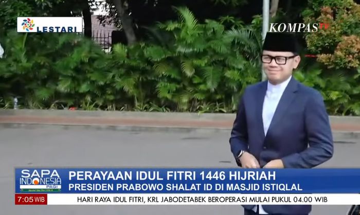 Wamendagri Bima Arya menjalani salat Idul Fitri di Masjid Istiqlal