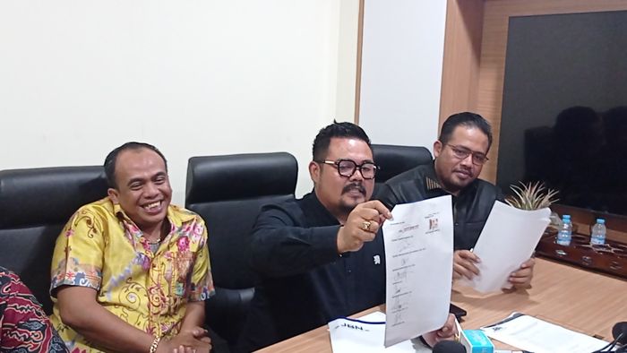 Kuasa hukum Lisa Mariana, Daniel Perdana Nababan ditemui di kawasan Senopati, Jakarta Selatan, Sabtu (5/4/2025).