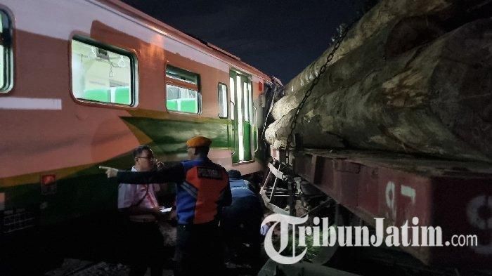 KECELAKAAN KERETA API - Truk muat kayu tertabrak Kereta Api Jenggala di Gresik, menyebabkan asisten masinis tewas. Kecelakaan terjadi di perlintasan tanpa penjaga, proses evakuasi masih berlangsung. 