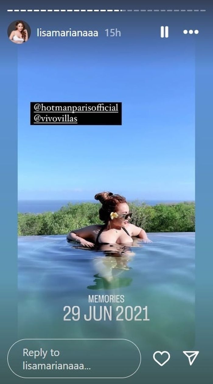 Lisa Mariana pernah mengunggah kembali saat ia berada di salah satu villa milik Hotman Paris.