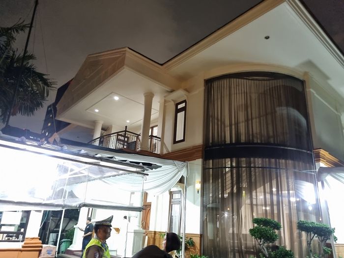 Rumah duka Titiek Puspa di kawasan Pancoran Timur, Jakarta Selatan, Kamis (10/4/2025).