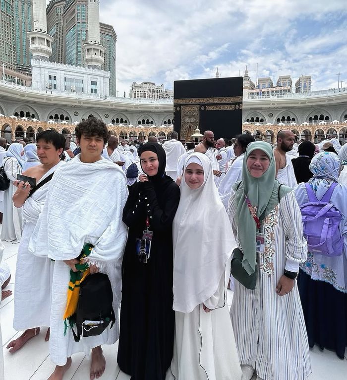 (ki-ka) Arbani Yazis, Michelle Ziudith, Tissa Biani, dan Asma Nadia.