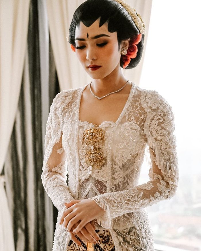 Kebaya Akad Nikah Isyana Sarasvati.