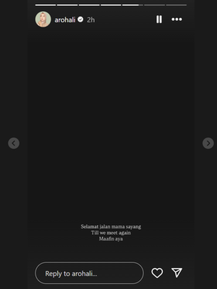 Alya Rohali mengungkapkan rasa duka atas kepergian sang ibunda.