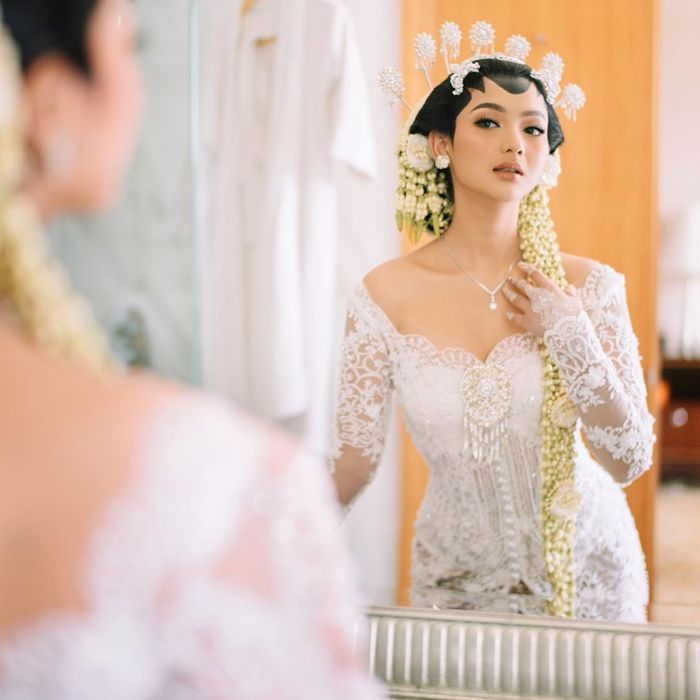 Kebaya Akad Nikah Glenca Chysara.