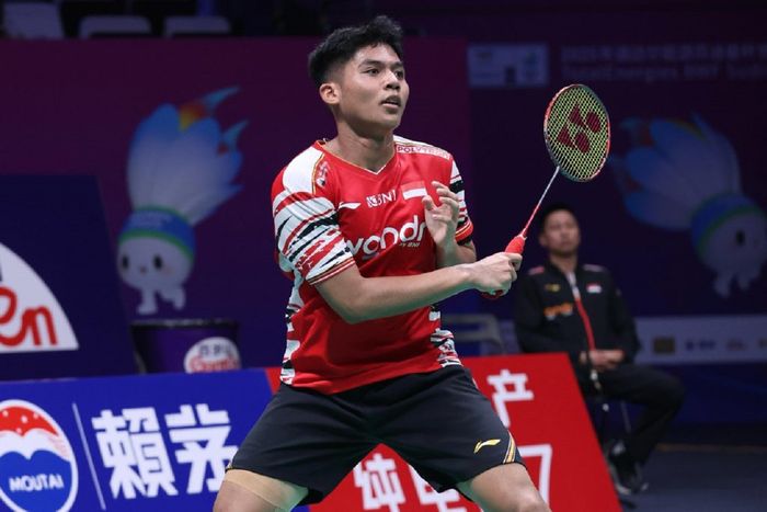 Tunggal putra Indonesia, Moh Zaki Ubaidillah saat beraksi pada Sudirman Cup 2025 di Xiamen, China, Minggu (27/4/2025).