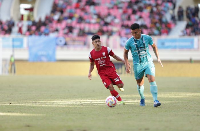 Suasana Pertandingan antara PSBS Biak Vs Persis Solo dalam laga pekan ke-32 Liga 1 2024/2025, di Stadion Lukas Enembe, Minggu (11/5/2025).