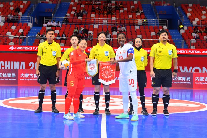 Timnas Futsal Putri Indonesia meraih kemenangan meyakinkan dengan skor 5-1 atas Timnas Bahrain dalam pertandingan penentu grup C Piala Asia Futsal Putri 2025.