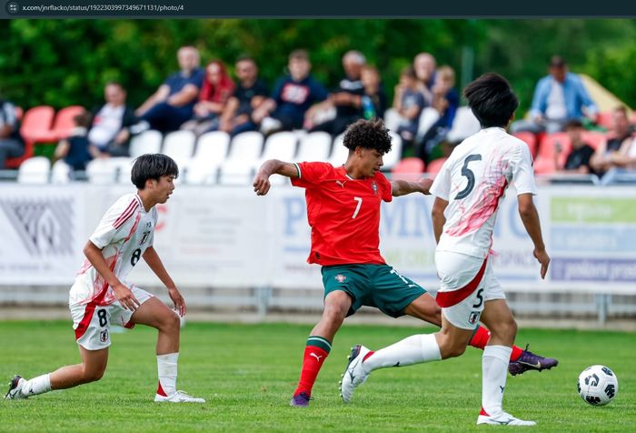 Momen debut Cristiano Ronaldo Jr bersama Timnas Portugal U-15 pada kontra Jepang dalam ajang Vlatko Markovic International Tournament.