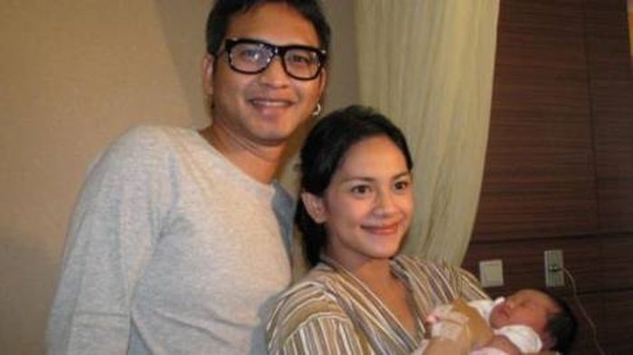 Masayu dan Lembu saat momen kelahiran Samara.