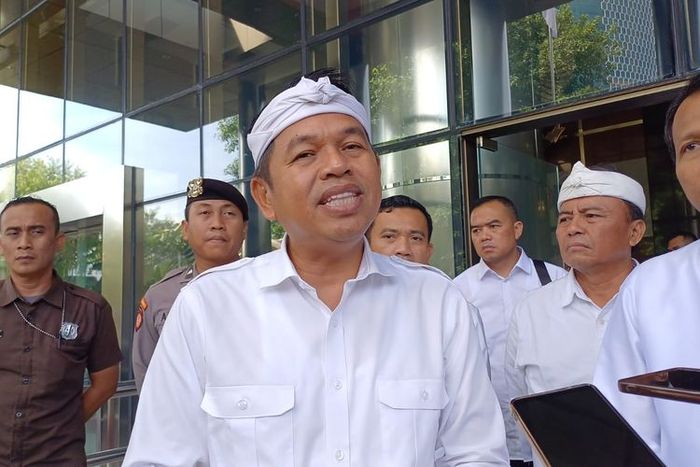 Gubernur Jawa Barat, Dedi Mulyadi balas kritikan pedas Rocky Gerung.