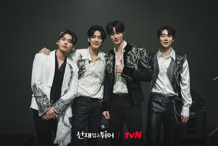 Grup Kpop Fiktif Eclipse.