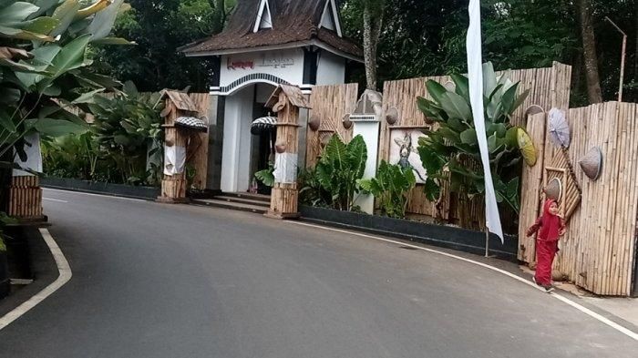 Intip penampakan kampung halaman Dedi Mulyadi di Subang, Jawa Barat yang disulap jadi obyek wisata. 
