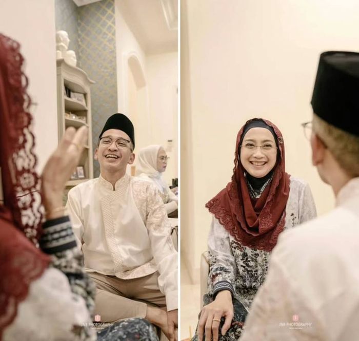 Desy Ratnasari menjadi salah satu tamu, saat Ruben Onsu menggelar acara walimatussafar menjelang berangkat haji.