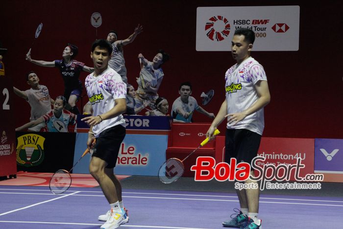 Pasangan ganda putra Indonesia, Sabar Karyaman Gutama/Moh Reza Pahlevi Isfahani, pada perempat final Indonesia Open 2025 di Istora Senayan, Jakarta, Jumat (6/6/2025).