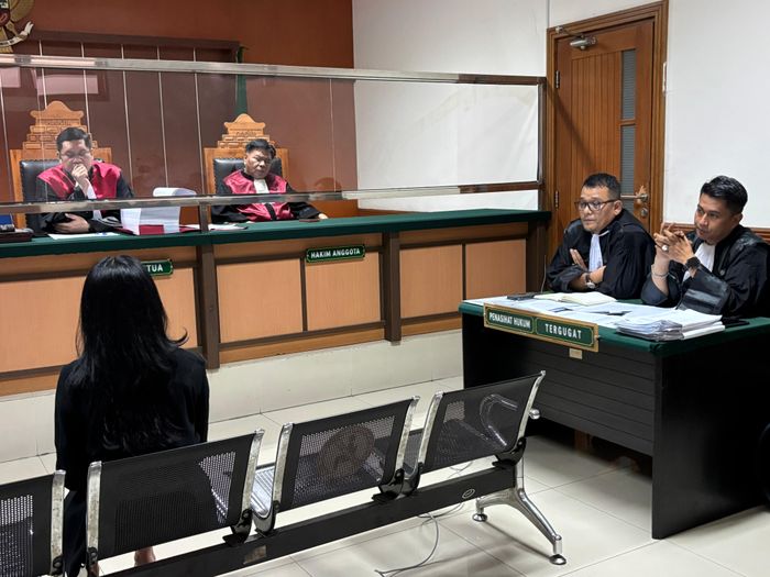 Bunga Zainal di ruang sidang Pengadilan Negeri Jakarta Barat, Selasa (10/6/2025).