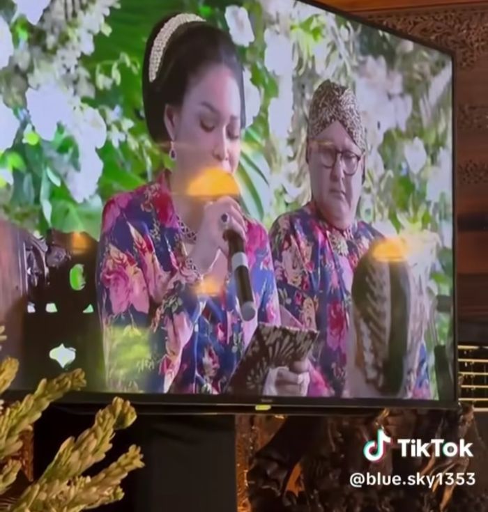 Maia Estianty berikan pesan haru di siraman Al Ghazali