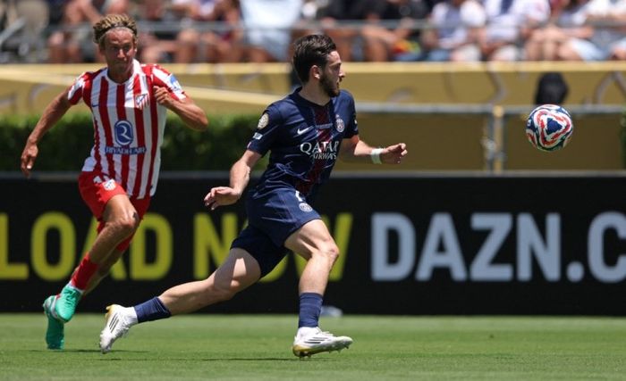 Khvicha Kvaratskhelia beraksi saat PSG mengalahkan Atletico Madrid di Piala Dunia Klub 2025.