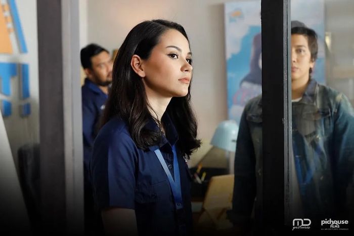 Alyssa Daguise dalam film Pelukis Hantu.