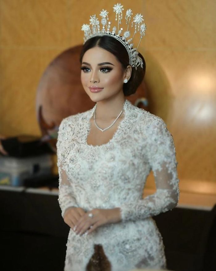 Aurel Hermansyah di hari pernikahannya.