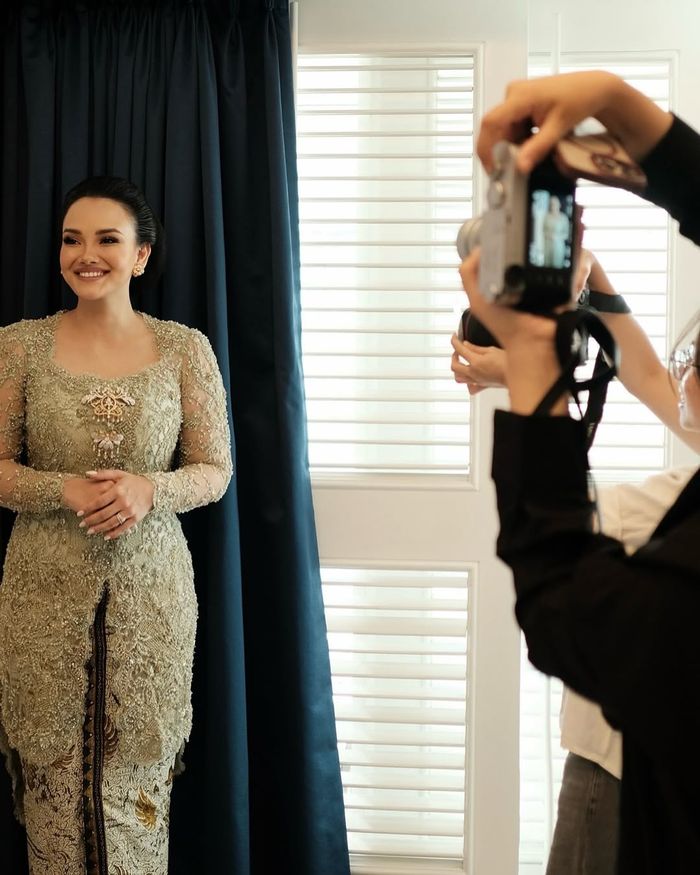 Busana Alexandra Daguise saat Akad Nikah Al dan Alyssa.