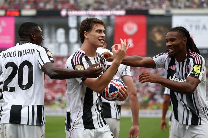 Pemain asal Turkiye, Kenan Yildiz, tampil brilian saat mengantarkan Juventus menang meyakinkan atas Wydad Casablanca dan memastikan lolos ke babak 16 besar Piala Dunia Klub 2025.