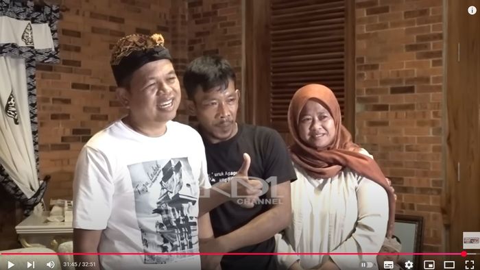 Terungkap isi jimat pria yang siram Dedi Mulyadi, blak-blakan ngaku bawa benda keramat dari bulu macan.