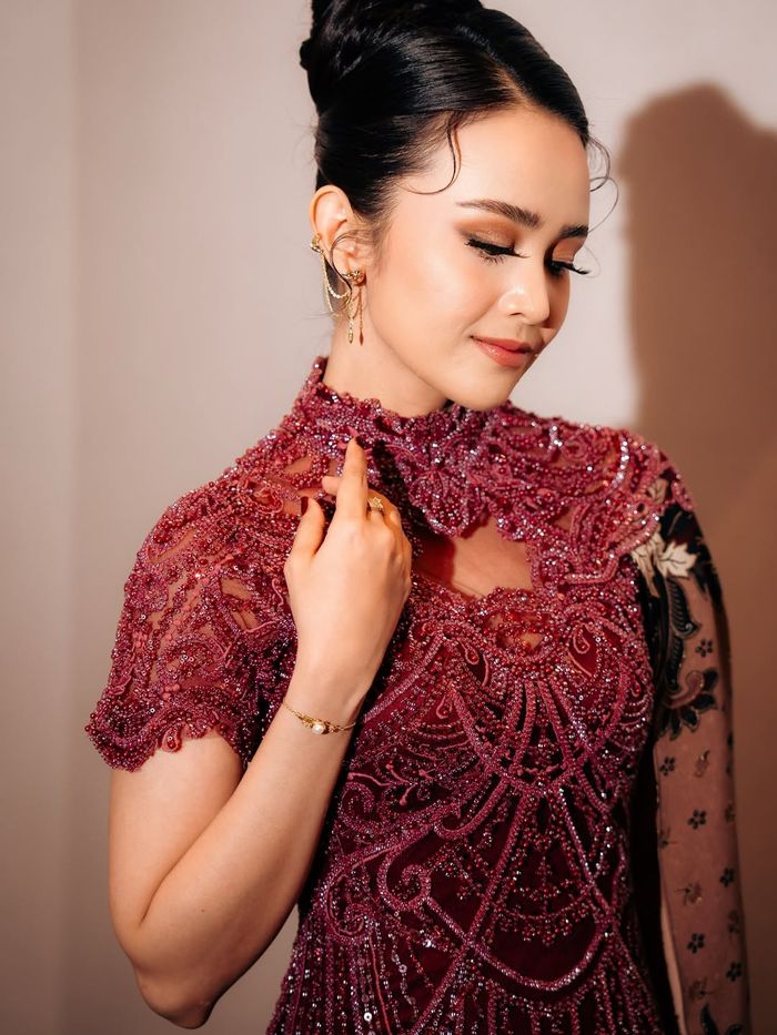 Detail looks Michelle Ziudith saat gala premiere film barunya.