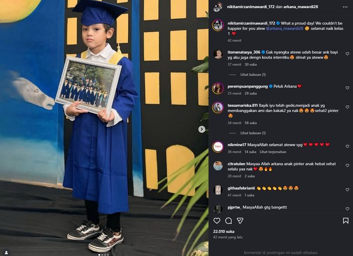 Putra Nikita Mirzani, Arkana Mawardi rayakan kelulusan TK tanpa kehadiran sang ibu.