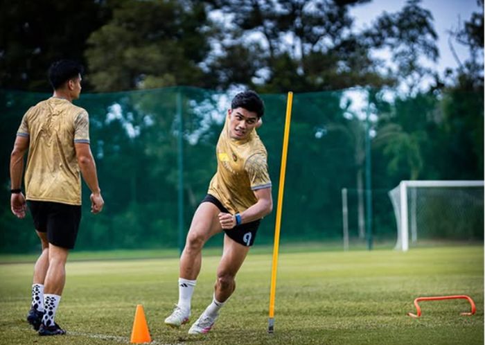Ramadhan Sananta giat berlatih di klub barunya, DPMM FC, menjelang kompetisi Super League Malaysia musim 2025-2026 bergulir bulan depan.