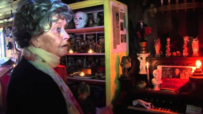 Lorraine Warren, mentor Dan Rivera yang meninggal dunia usai memimpin tur boneka Annabelle