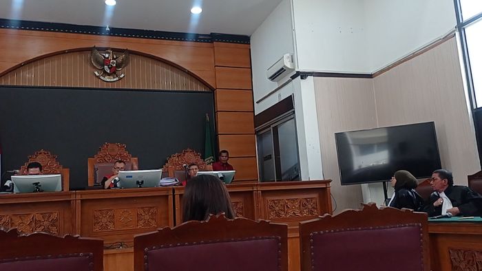 Sidang Nikita Mirzani melawan Reza Gladys kembali digelar di Pengadilan Negeri Jakarta Selatan dengan agenda putusan sela, Kamis (17/7/2025). 