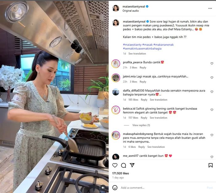 Maia Estianty bagikan resep memasak mie pedas ala chef.