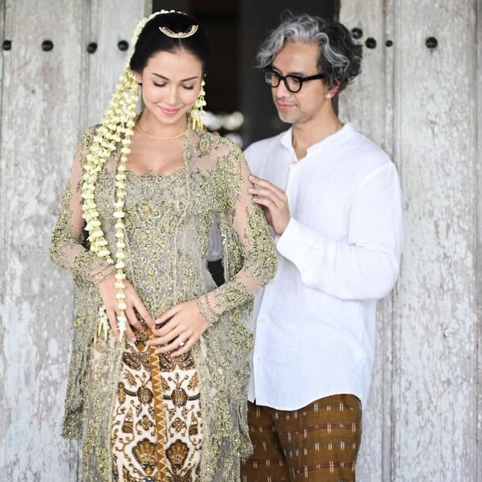 Estelle Linden dan desainer Didiet Maulana.