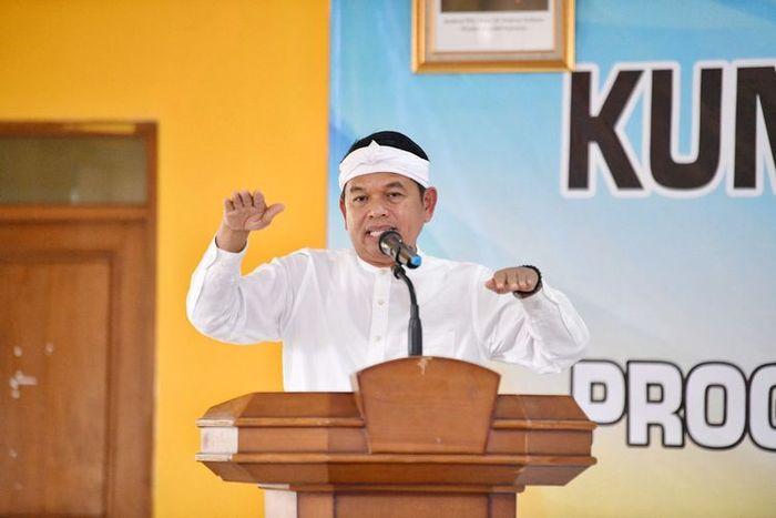 Gelar lomba khusus! Dedi Mulyadi janji beri hadiah Rp 7,5 miliar bagi kelurahan yang memenangkan perlombaan tersebut.