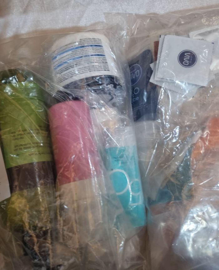 Barang bukti yang berkaitan dengan kematian Arya turut ditampilkan dalam konferensi pers di Polda Metro Jaya, Selasa (29/7/2025)