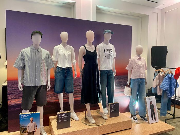 Beberapa koleksi terbaru Levi's di tahun 2025.