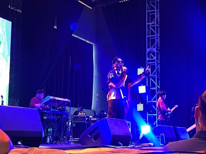 Rizky Febian di The Sounds Project vol. 8 yang digelar di Ancol Ecovention Hall, Jakarta, Minggu (10/8/2025).