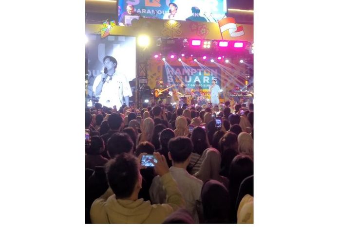 Peresmian Hampton Square dimeriahkan penampilan sejumlah selebritas