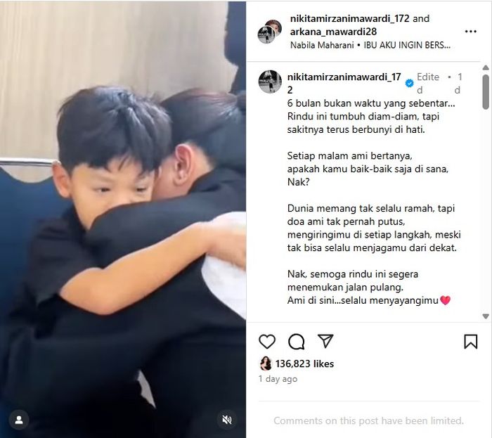 Nikita Mirzani bertemu dengan anak bungsunya, Arkana di ruang sidang.