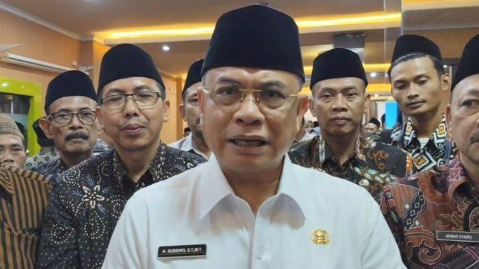 Kronologi Bupati Sudewo terjaring OTT KPK, dulu sempat didemo warga Pati hingga lolos dari pemakzulan. 