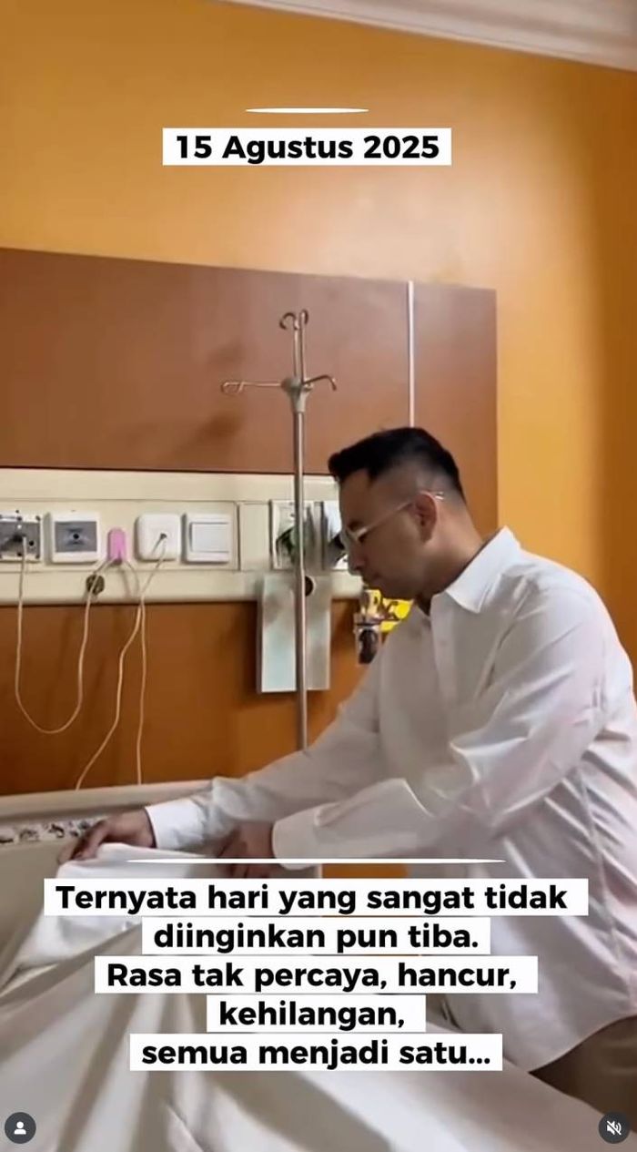 Raffi Ahmad melihat jenazah mpok Alpa untuk pertama kalinya di rumah sakit, usai mendapat kabar sang sahabat meninggal dunia.