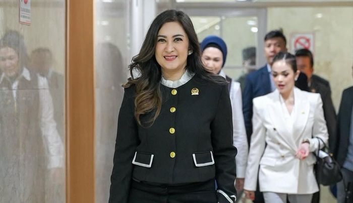 Terkuak harta kekayaan Nafa Urbach, artis yang kena protes gegara dukung tunjangan DPR Rp 50 juta. 