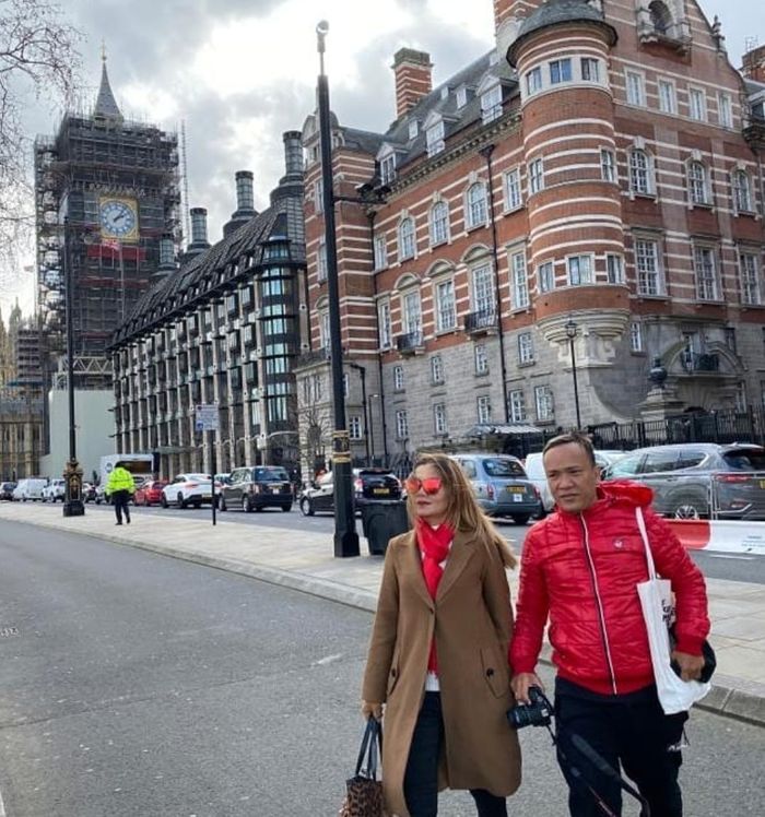 Immanuel Ebenezer dan istri, Silvia Rinita Harefa 