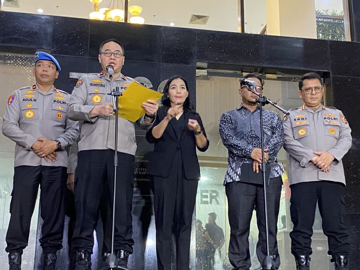 Kepala Biro Penerangan Masyarakat (Karopenmas) Divhumas Polri Brigjen Pol. Trunoyudo Wisnu Andiko di Mabes Polri, Jakarta Selatan pada Rabu (3/9/2025) malam.
